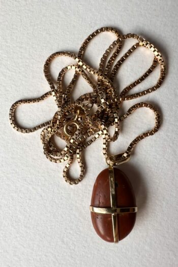 RUST STONE RIBBON PENDANT